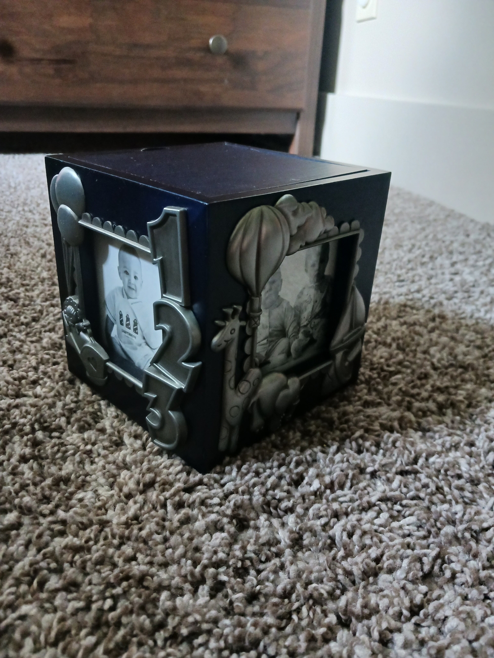 Royal Limited Music Wooden Box Photo Cube Plays " Twinkle Twinkle Little Star"